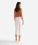 ALVIERO MARTINI Pantaloni con risvolti in gabardina di cotone stretch Gesso
