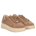 Tosca blu  SNEAKER CITY LUXE realizzata in pelle scamosciata e lana intrecciata.