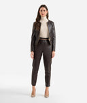 Alviero Martini Pantaloni in eco nappa con gioiello 1C Neri