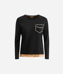 Alviero Martini T-shirt in jersey di cotone stretch con taschino strass Nera